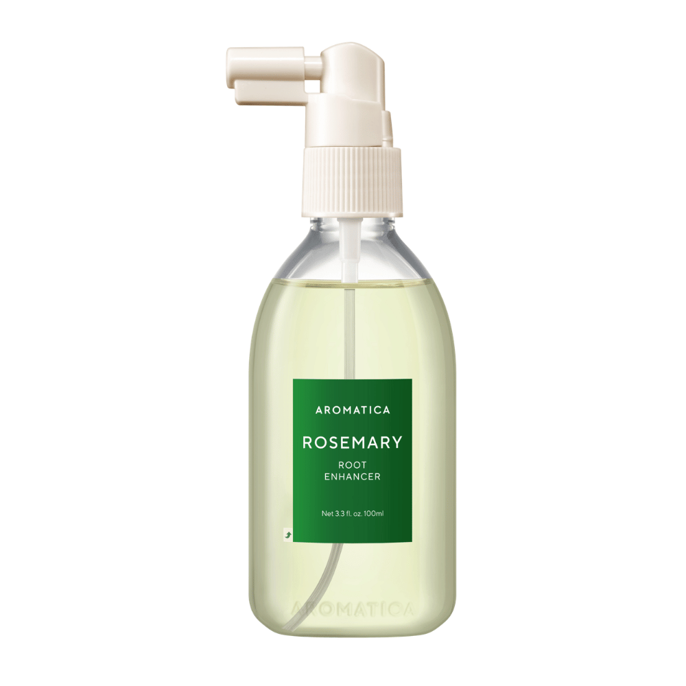 AROMATICA Rosemary Root Enhancer v transparentnej fľaši so zelenou etiketou a praktickým aplikačným nadstavcom. Produktová fotografia na bielom pozadí, ktorá jasne zobrazuje dizajn balenia a obsah.