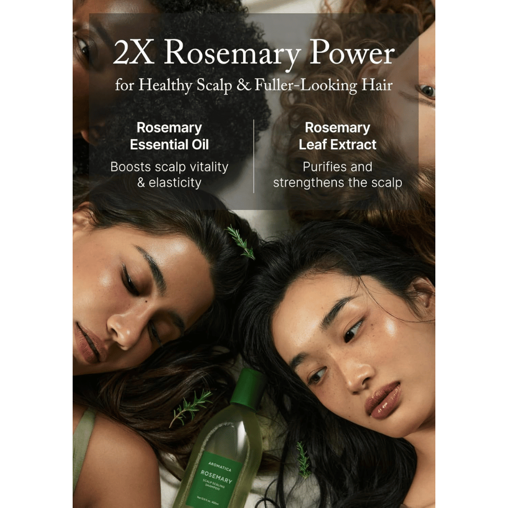 AROMATICA Rosemary Scalp Scaling Shampoo s rozmarínovým olejom a rozmarínovým extraktom, ktoré posilňujú pokožku hlavy, hĺbkovo čistia a podporujú plnšie vlasy.