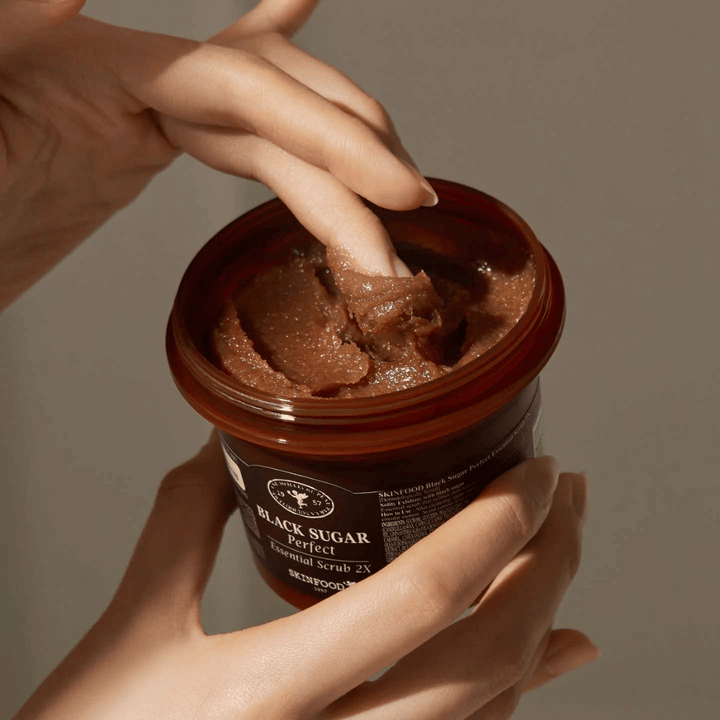 Kľúčové slová: SKINFOOD Black Sugar Perfect Essential Scrub 2X 210g