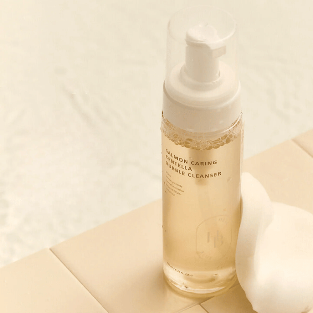 Heveblue Salmon Caring Centella Bubble Cleanser – kórejské čistenie tváre s Centella Asiatica a PDRN z lososa, ktoré pomáha jemne čistiť pokožku a poskytuje mäkkú čistiacu penu.
