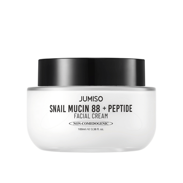 JUMISO Snail Mucin 88 + Peptide Facial Cream v bielej nádobe s čiernym viečkom. Pleťový krém s 88 % filtrátom slimačieho sekrétu a peptidmi pre intenzívnu starostlivosť o pleť a hydratáciu.