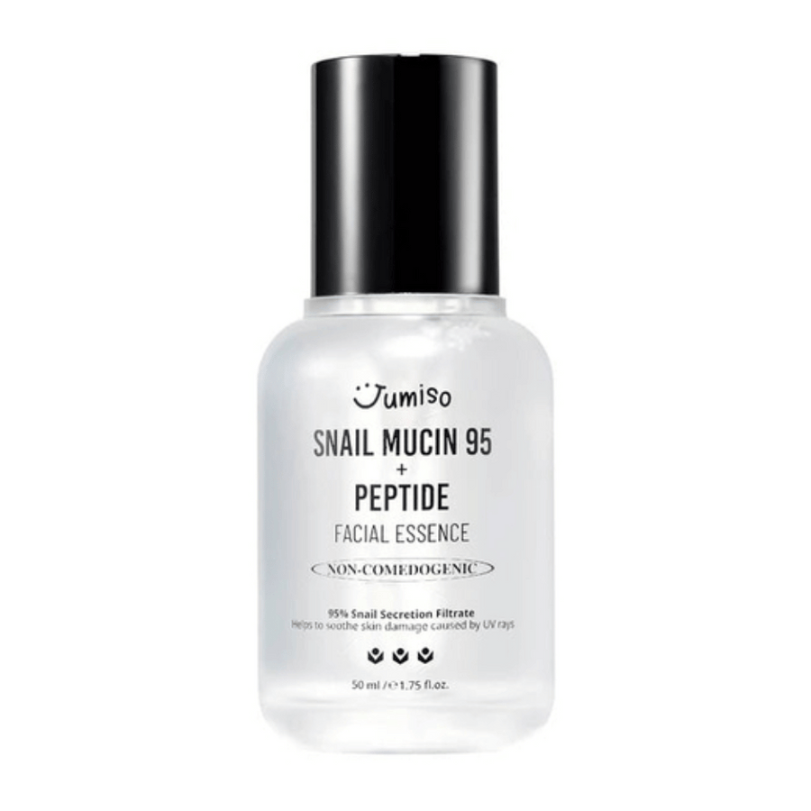 Jumiso Snail Mucin 95 + Peptide Facial Essence v priehľadnej fľaši s čiernym uzáverom. Upokojujúca, hydratačná a nekomedogénna esencia s 95 % slimačím sekrétom.
