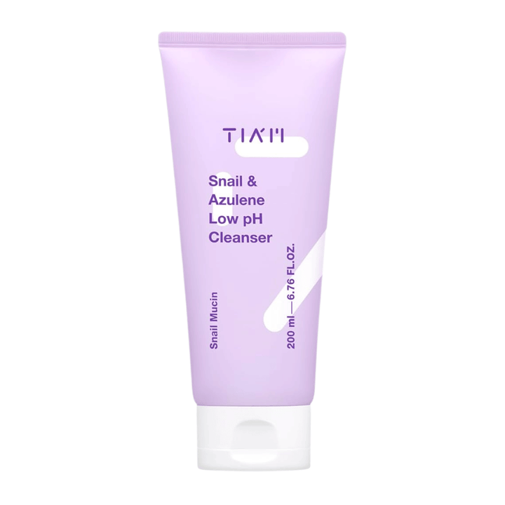 TIA'M Snail & Azulene Low pH Cleanser v fialovej tube na bielom pozadí, 200 ml, jemný čistiaci prostriedok na tvár so sekrétom slimáka a azulénom pre citlivú pokožku.