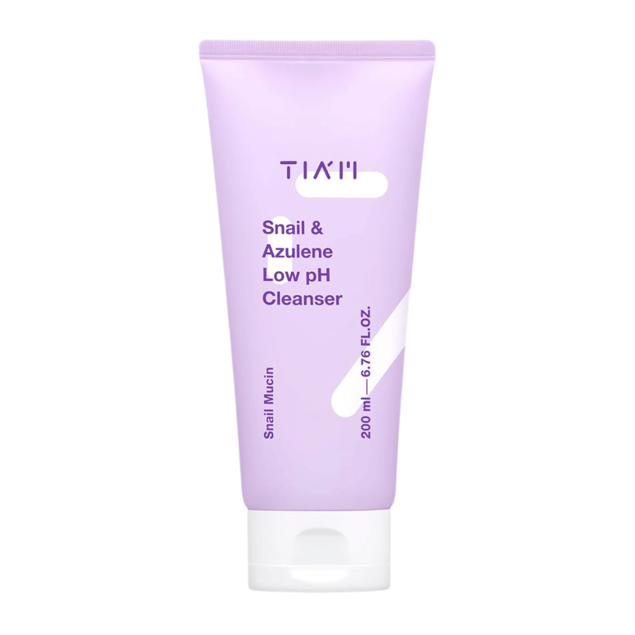 TIA'M Snail & Azulene Low pH Cleanser v fialovej tube na bielom pozadí, 200 ml, jemný čistiaci prostriedok na tvár so sekrétom slimáka a azulénom pre citlivú pokožku.