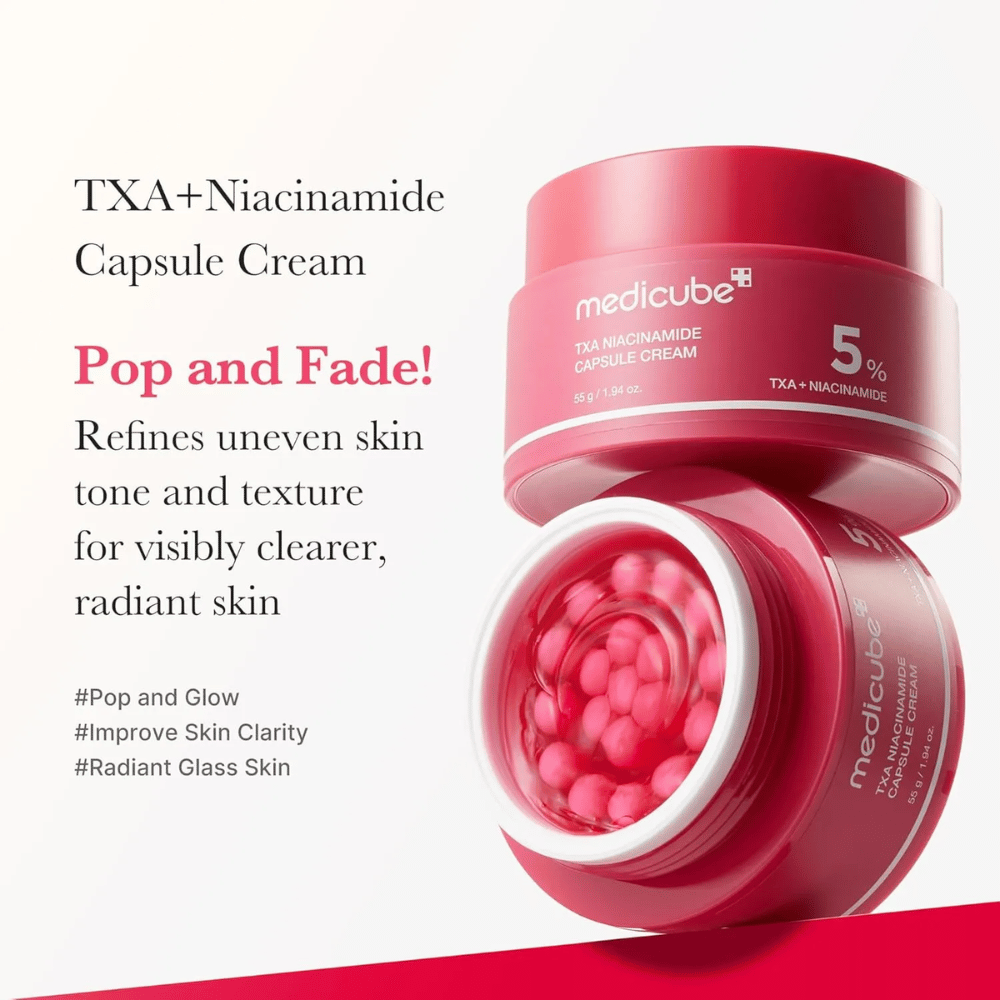 Medicube TXA Niacinamide Capsule Cream s textom o vyrovnávaní tónu pleti a lesku, zobrazuje otvorenú nádobu s ružovými kapsulami a obalom produktu vedľa.