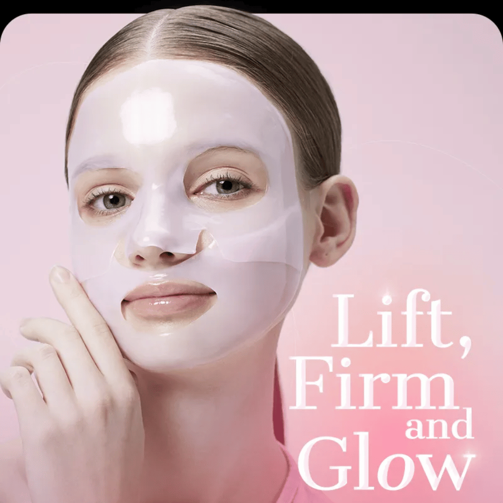 Žena s COSRX Peptide Collagen Lifting Glow Hydrogel Mask – poskytuje spevnenú, pevnú a žiarivú pokožku s intenzívnou hydratáciou.