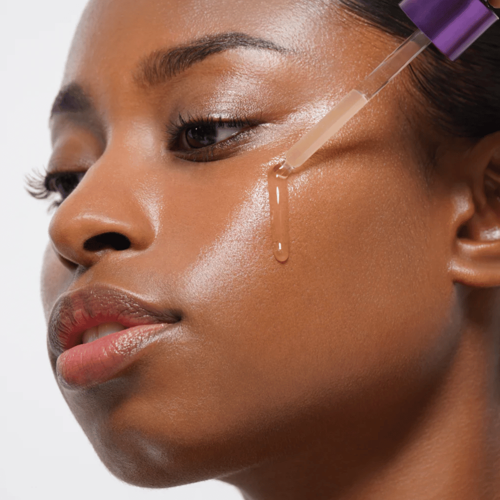 2. MISSHA Time Revolution Night Repair Ampoule 5X – hydratačné pleťové sérum sa nanáša pipetou na líce
