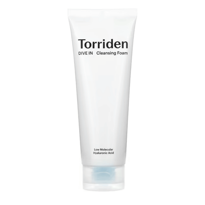 Jedna tuba DIVE-IN Low Molecular Hyaluronic Acid Cleansing Foam 150ml od Torriden na bielom pozadí.