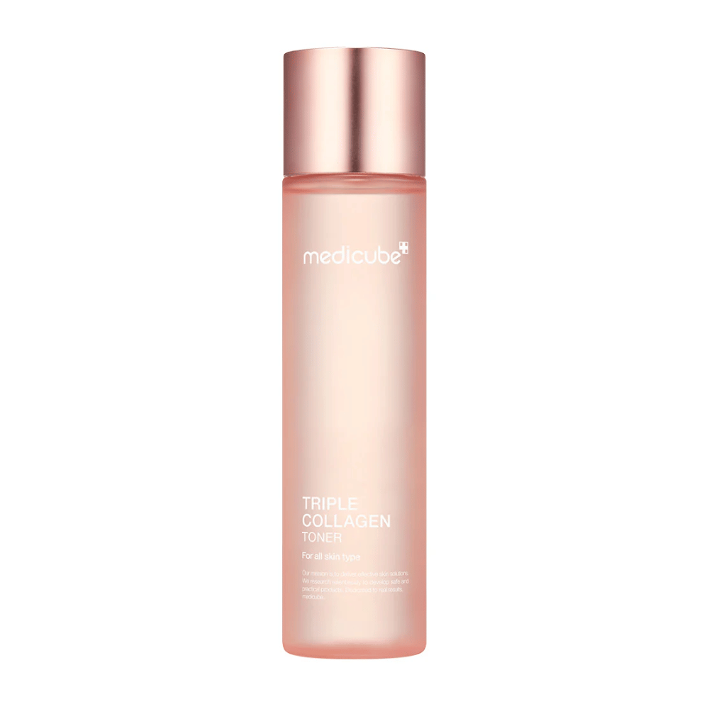 Medicube Triple Collagen Toner 4.0 v ružovej fľaši s uzáverom vo farbe ružového zlata, hydratačný toner pre všetky typy pleti.