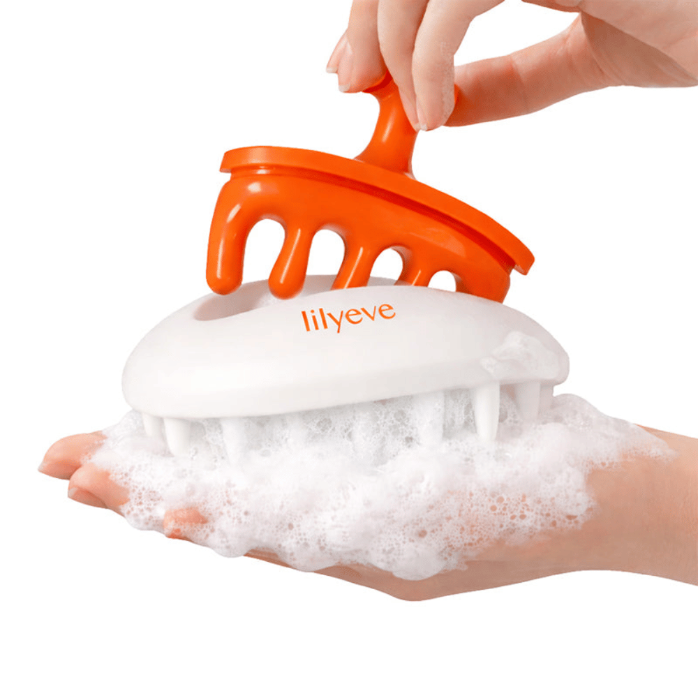 LILYEVE Two-Way Gua Sha Brush s masážnou a gua sha funkciou na starostlivosť o pokožku hlavy