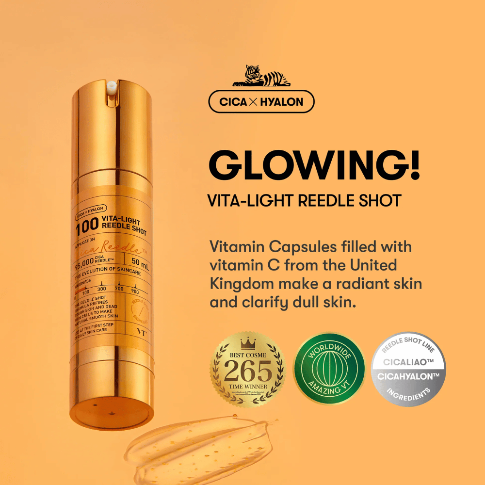 Zlatá fľaša VT Cica Hyalon Vita-Light Reedle Shot 100hL, 50 ml, s pumpou a vitamínovými kapsulami C v pozadí, ako aj text o výhodách žiarivosti a jasnosti produktu.