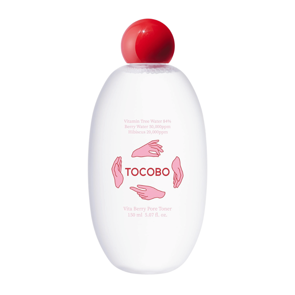 Izolovaný produktový obrázok TOCOBO Vita Berry Pore Toner, ktorý zobrazuje minimalistický dizajn s bielou fľašou a červeným uzáverom na svetlom pozadí.