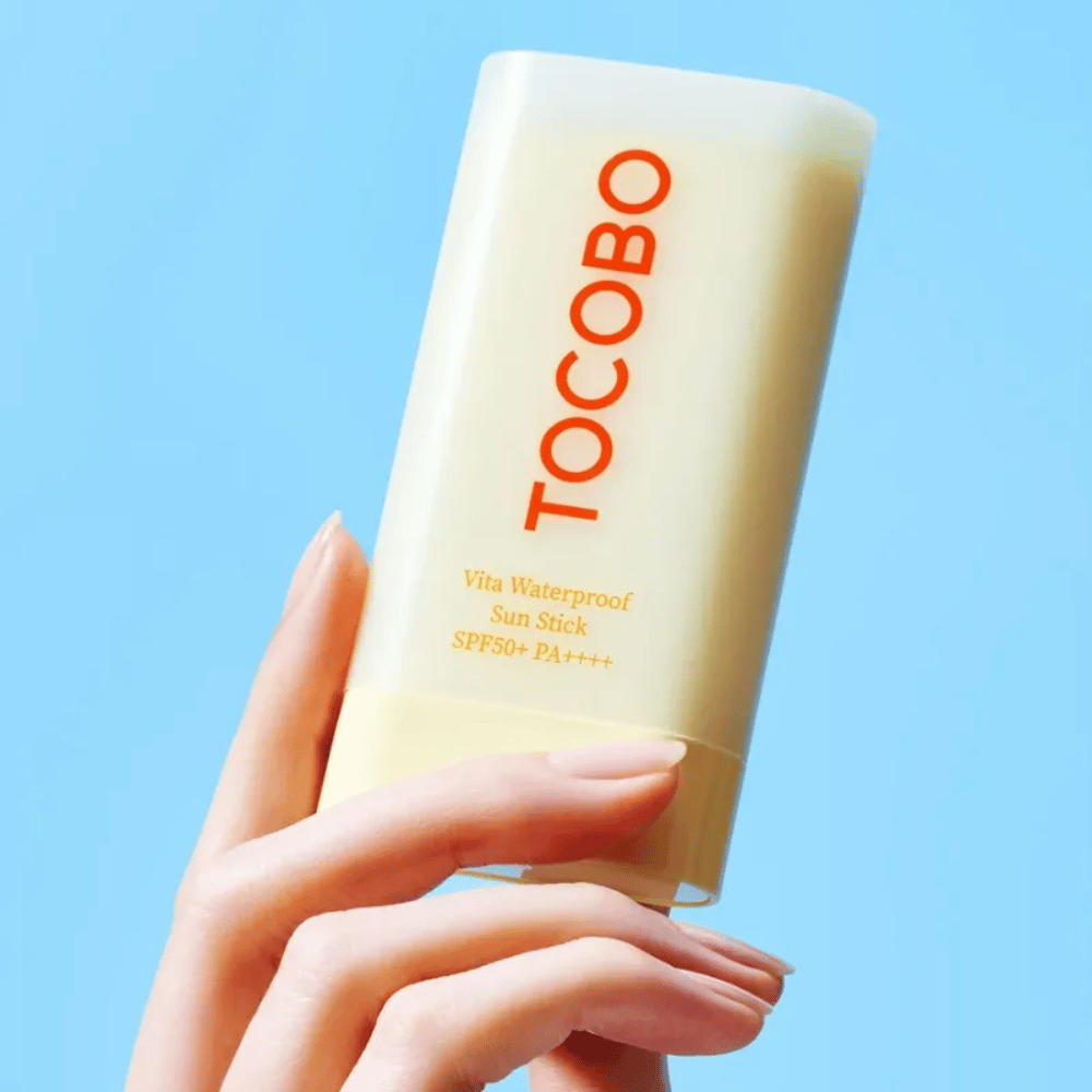 TOCOBO Vita Waterproof Sun Stick poskytuje efektívnu ochranu s SPF50+ PA++++. Ideálna pre citlivú pokožku, vstrebáva sa bez lepkavosti a je vodoodolná pre aktívne dni.