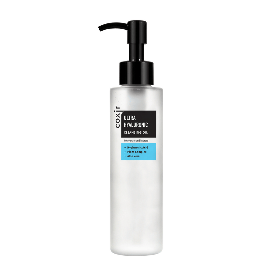 Biela pumpovacia fľaša s textom "coxir ULTRA HYALURONIC CLEANSING OIL", obsahujúca kyselinu hyalurónovú, rastlinný komplex a aloe vera pre hydratáciu a čistenie.