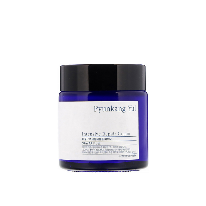 Pohár Intensive Repair Cream 50ml od Pyunkang Yul na bielom pozadí.