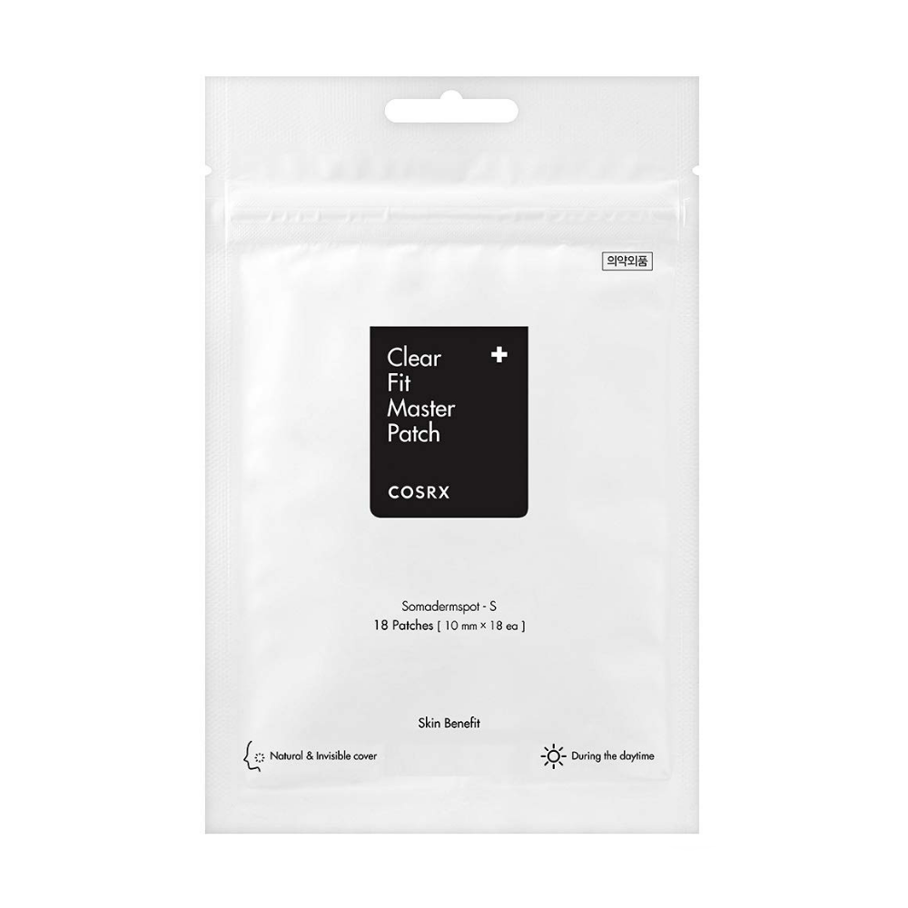 COSRX Clear Fit Master Patch 18ks na bielom pozadí zamerané na akné.