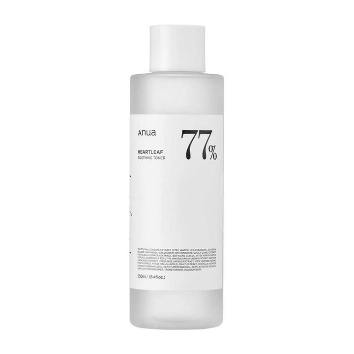 Fľaša Heartleaf 77% Soothing Toner s etiketou Anua, formulovaná s upokojujúcou pleťovou vodou pre citlivú pokožku.