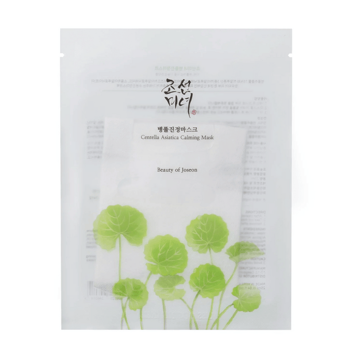 Jedna Centella Asiatica Calming Mask 1 ks so zelenými listami od značky Beauty of Joseon.