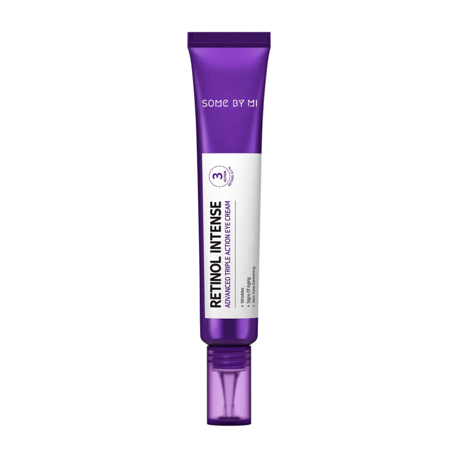 Tuba Retinol Intense Advanced Triple Action Eye Cream 30ml s retinolom od SOME BY MI na bielom pozadí.