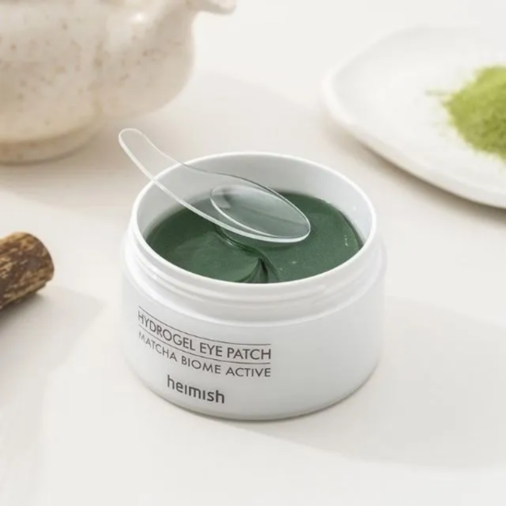 Miska s Heimish Matcha Biome Hydrogel Eye Patch 60 náplastí s lyžičkou.